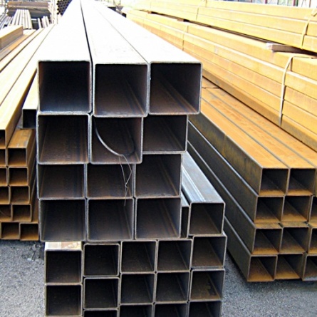 Труба профильная 60х40х4 мм стальная фото 1